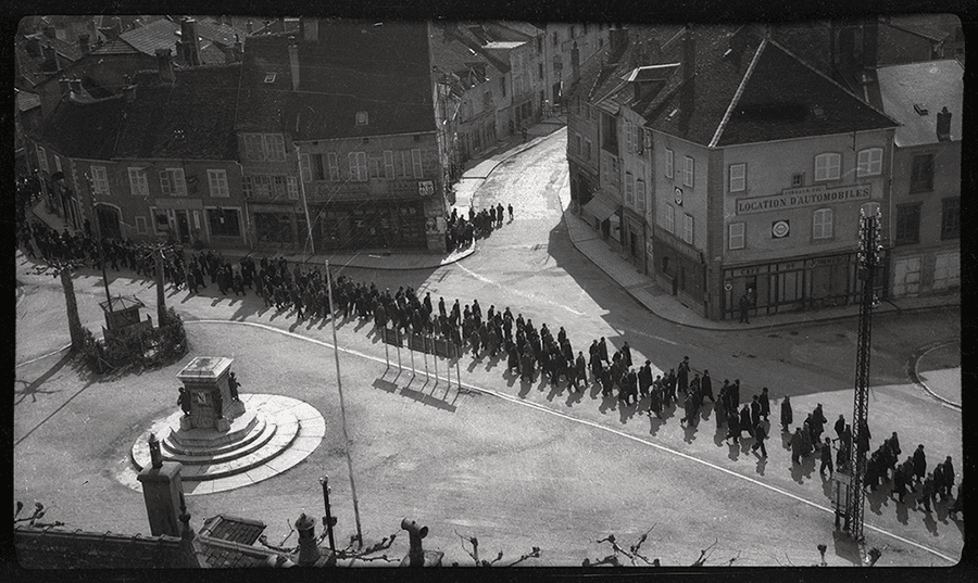 Poligny (Jura), 3 avril 1943 : cortège funéraire accompagnant le cercueil de Paul Koepfler