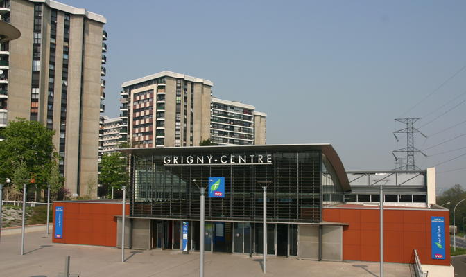 Gare de Grigny @ Wikipédia