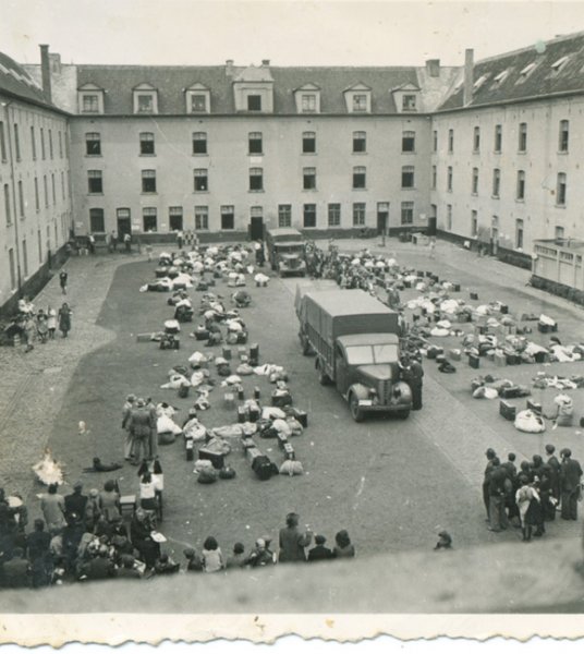 Summer 1942: the assembly camp at Mechelen after the arrival of those caught during the night: