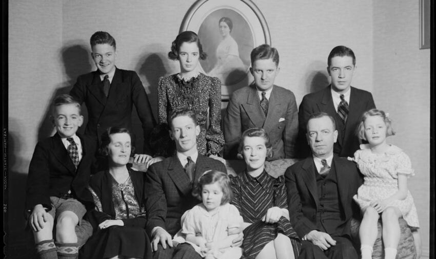 Grant's Family, 1936. Fonds Yousuf Karsh. Bib. et Archives Canada, e010951078 