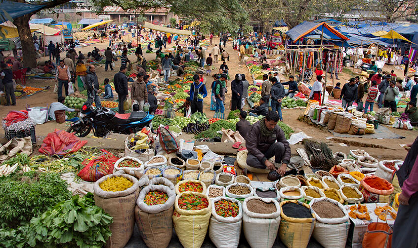 Image kaikups - Market in Chariduar (via Shutterstock)