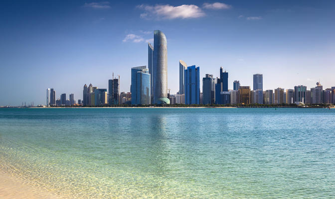 Image de la skyline d'Abu Dhabi, Sergey Kelin (via Shutterstock) Image de la skyline d'Abu Dhabi, Sergey Kelin (via Shutterstock)