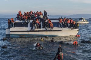 20151030_Syrians_and_Iraq_refugees_arrive_at_Skala_Sykamias_Lesvos_Greece_2