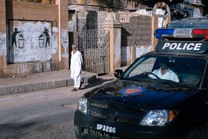 Graffiti pacifiste sur un mur du quartier colonial de Saddar (2014)- Crédits : Laurent Gayer