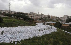 Les rues de Beyrouth envahies par les ordures sur http://www.nature-obsession.fr