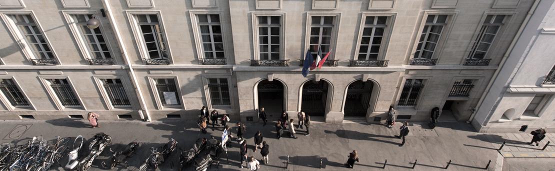 vue de l'entrée de Sciences Po vue d'en haut