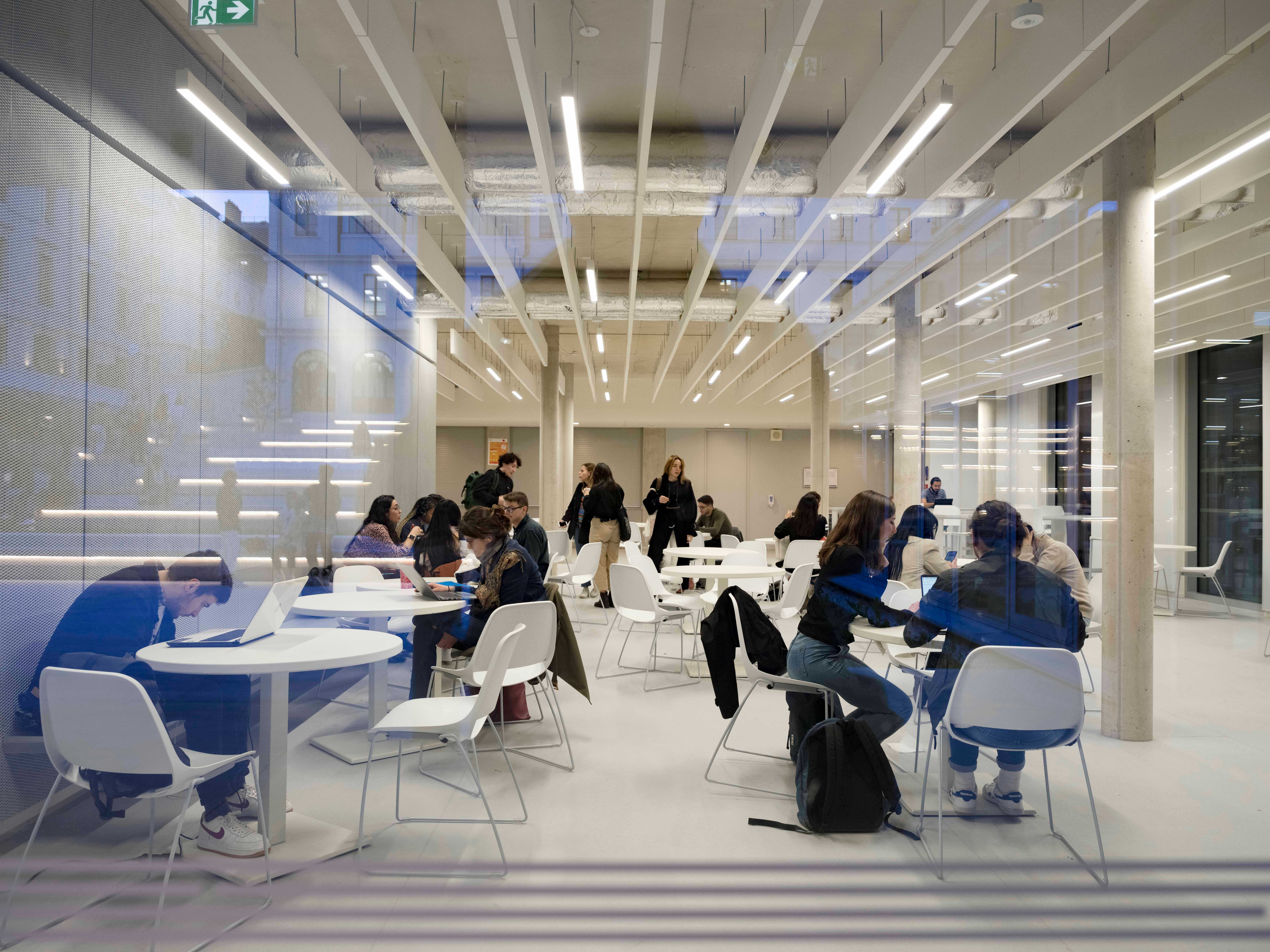 campus-st-thomas-cafeteria