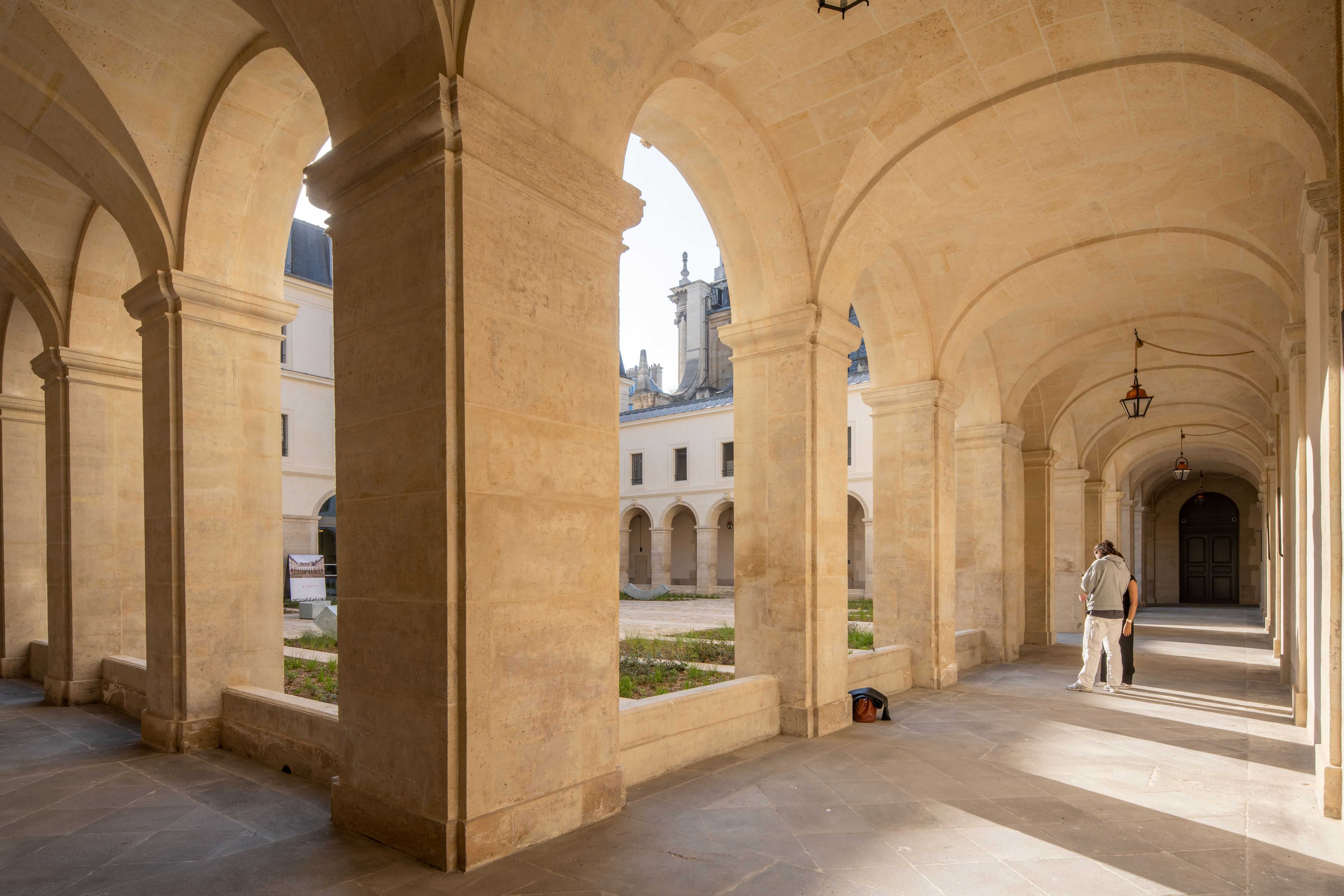 campus-st-thomas-arcades