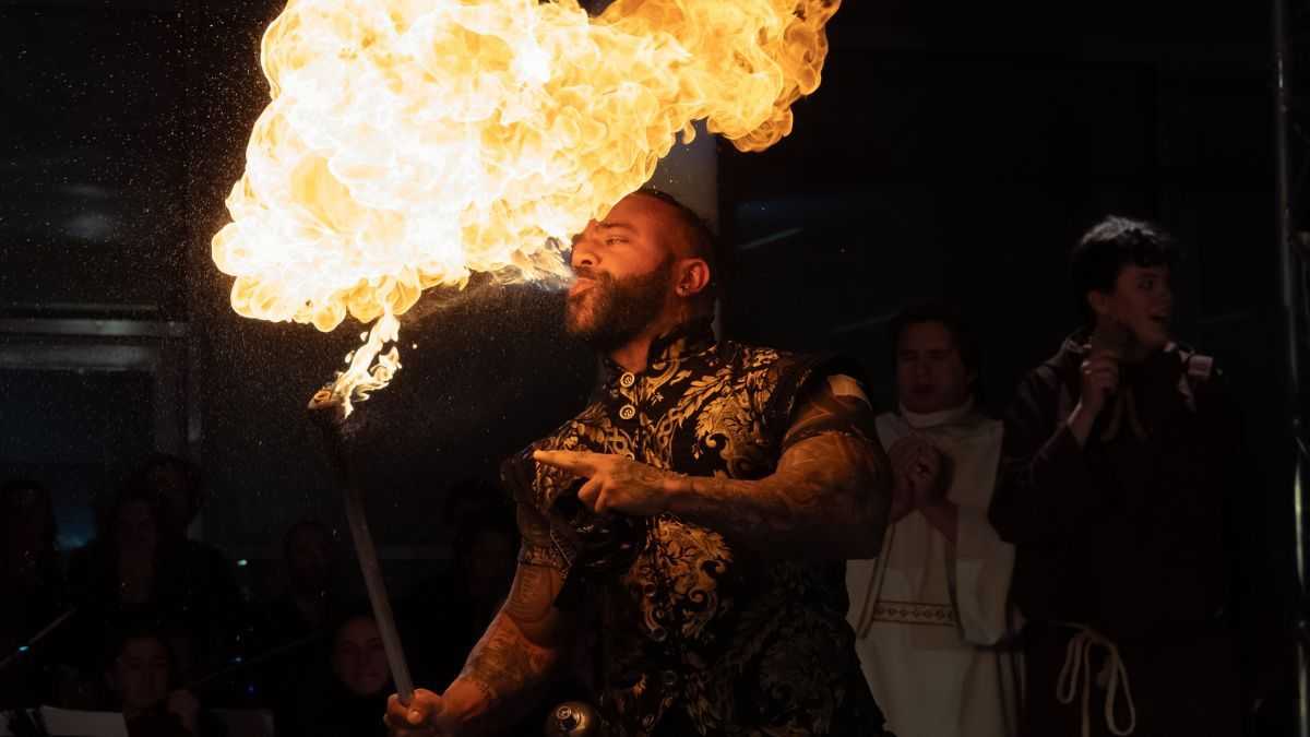 lion-renard-spectacle-feu-2025-sciencespo.jpg