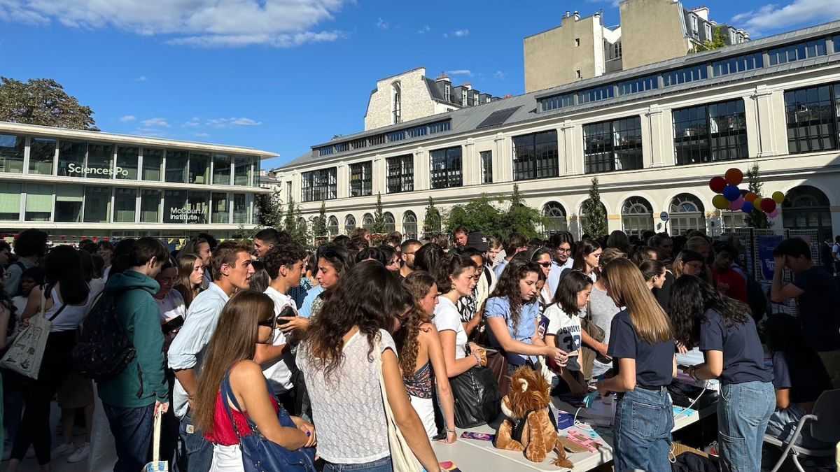 saint-thomas-BDE-quintessence-cour-lion-2024-sciencespo.jpg