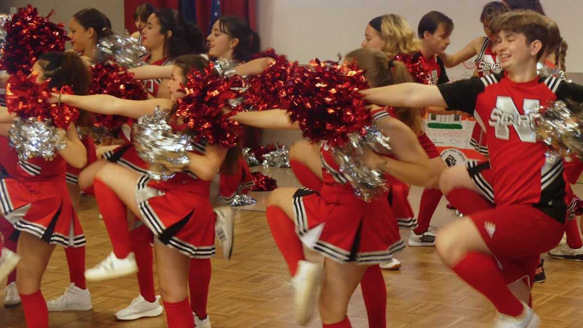 nuit-americaine-nancy-pompom-cheerladers-2024-sciencespo.jpg