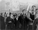 Budapest, le 23 octobre 1956, manifestation d’étudiants en soutien à la Pologne