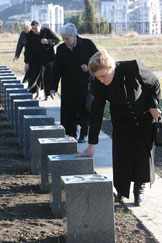 Géorgie, Tbilissi, cimetière principal, section à la mémoire des personnes disparues pendant le conflit. 07/03/2005