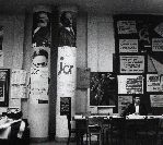 Photo du hall de Sciences Po en mai 68