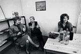 Simone de Beauvoir avec Yvette Roudy et Delphine Seyrig, mars 1984