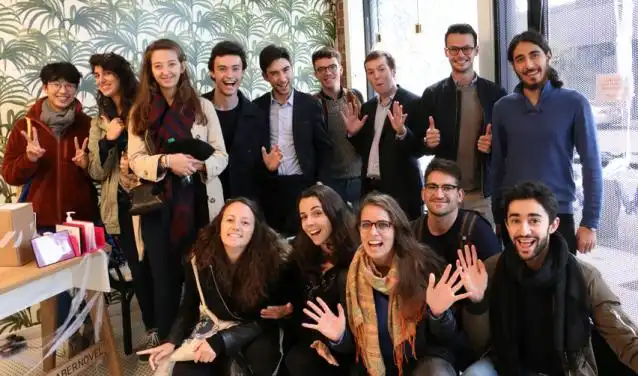 Groupe de créateurs de startups incubées à Sciences Po