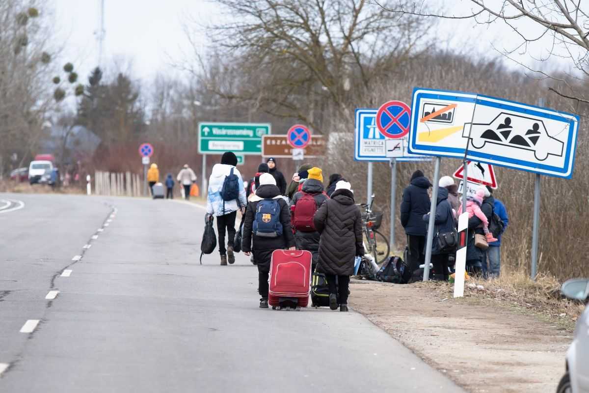 Cities, borders and mobility