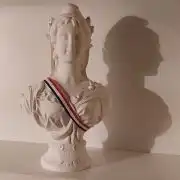 buste de Marianne en plâtre