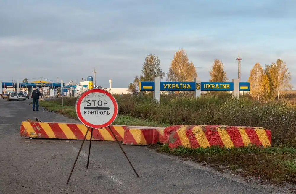 Checkpoint à l'entrée dans la zone ukrainienne à Bachevsk, octobre 2021.