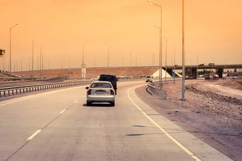 L'une des seules autoroutes du Kazakhstan, subventionnée par la Chine.