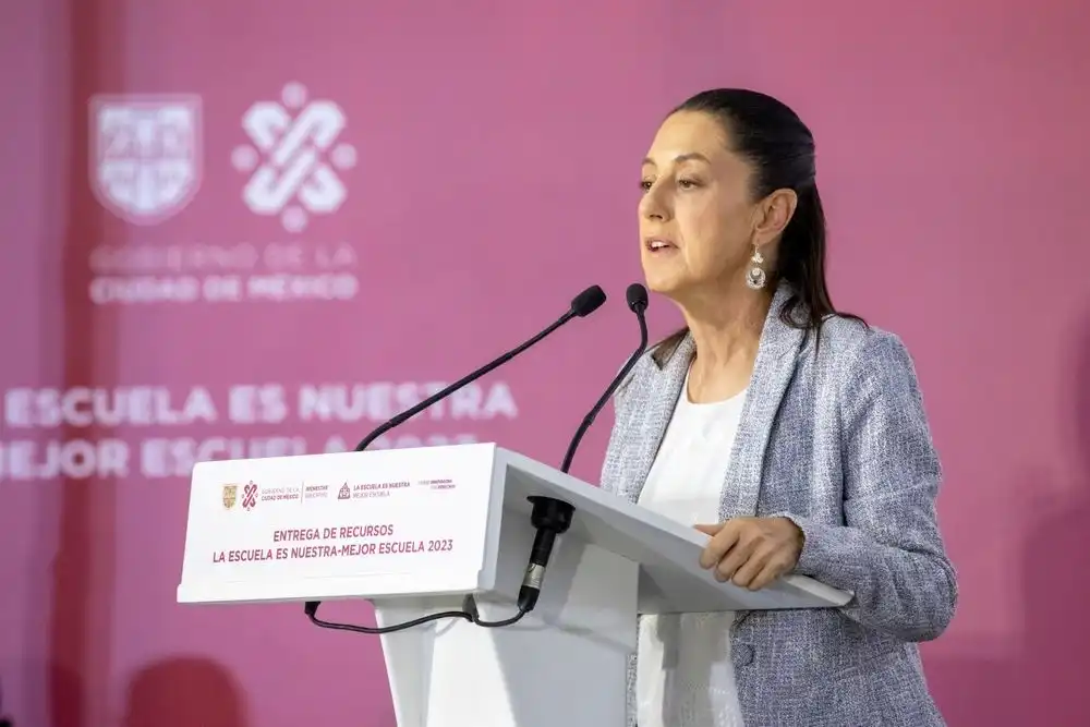 Claudia Sheinbaum, chef du gouvernement de Mexico, lors d'un événement gouvernemental où des fonds ont été accordés aux citoyens pour l'amélioration des installations scolaires, Mexico, 18 mai 2023.