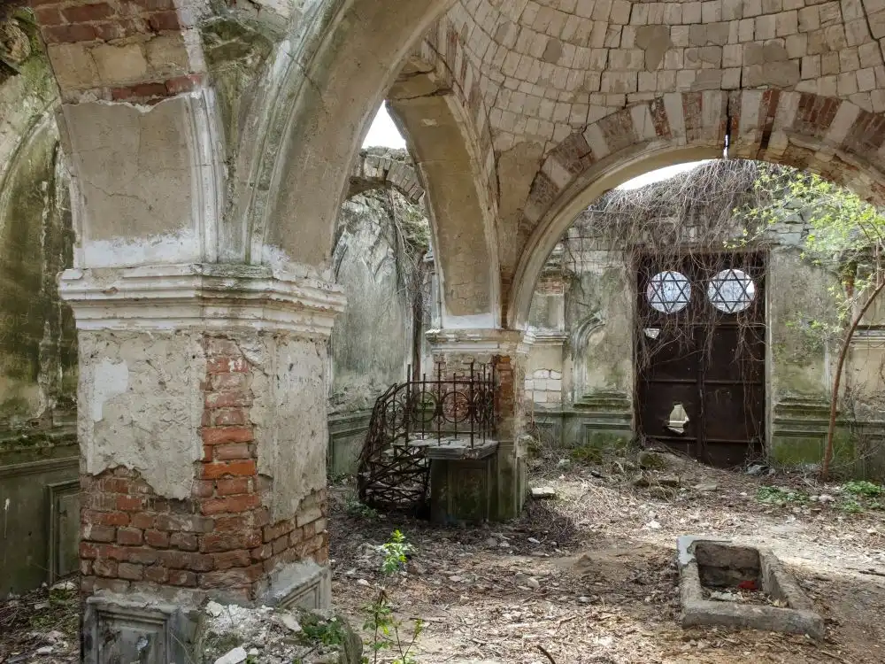 Ruines d'une ancienne synagogue