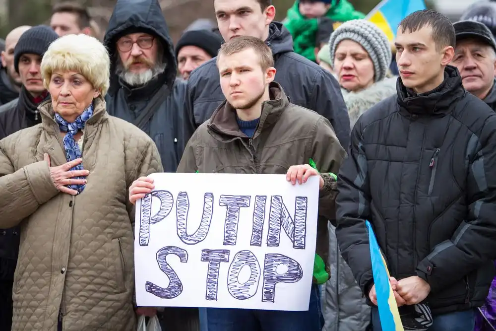 Manifestation contre l'intervention de Poutine en Crimée devant la statue de Taras Chevtchenko, Kiev, mars 2014