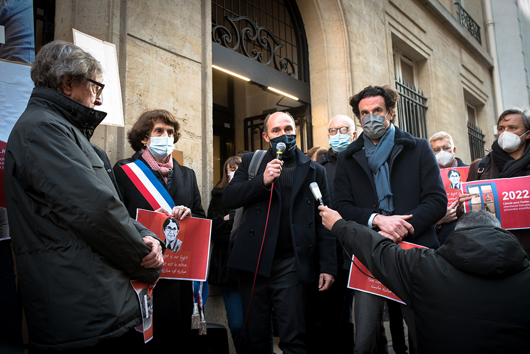 Gathering in front of Sciences Po for Fariba Adelkhah