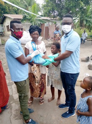 Sierra Leone Autistic Society provides food and supplies. Photo courtesy of Sierra Leone Autistic Society