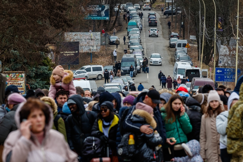 Ukrainian population leaving the country. Photo by Yanosh Nemesh for Shutterstock