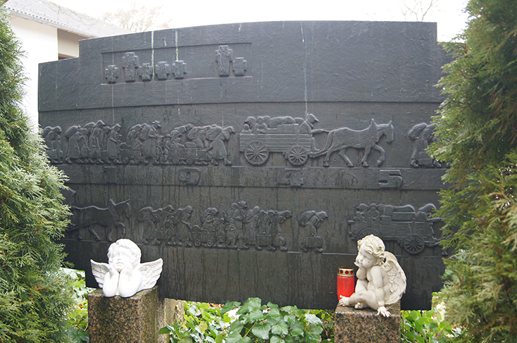 Monument, Burghalden cemetary, Sindelfingen, Germany. Copright Catherine Perron