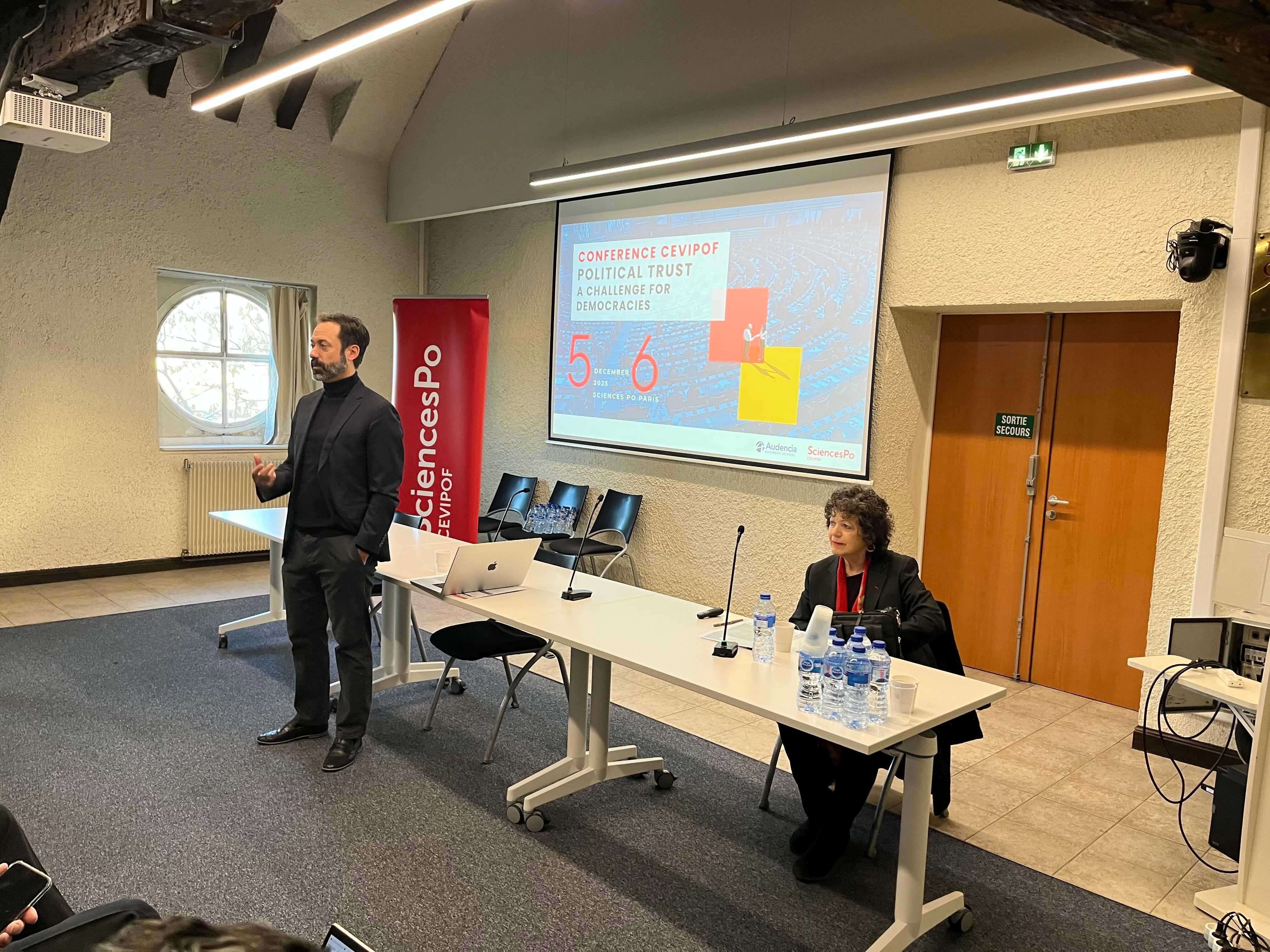 Colloque TRUST 1.jpg