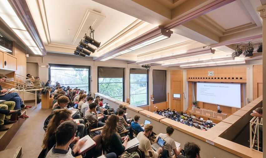 Picture of Martin Argyroglo for Sciences Po, amphitheater Boutmy