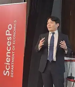 Jaedo Choi, co-laureate of the 2025 Philippe Martin Award, presents his prize-winning paper
