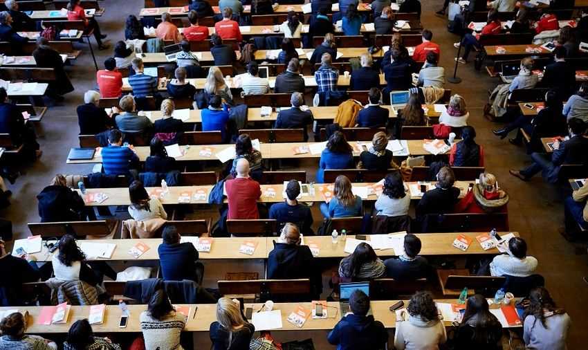 Étudiants dans l'amphithéâtre Émile Boutmy à Sciences Po