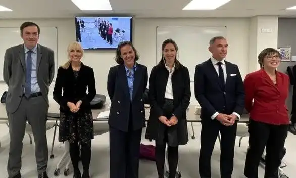 Nefeli Lefkopoulou et les membres de son jury de thèse