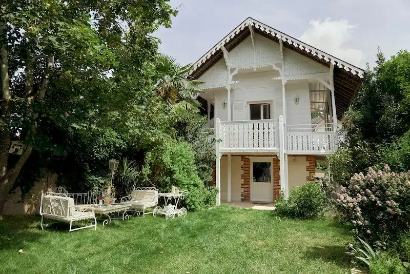 Le chalet Olivet rénové sous la direction d’Alice Moireau et de son frère.