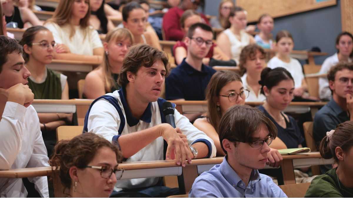 question-etudiante-dijon-rentree-2026-sciencespo