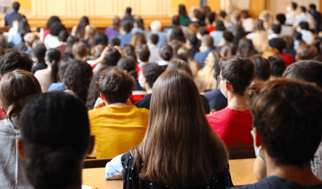 Etudiants en amphi