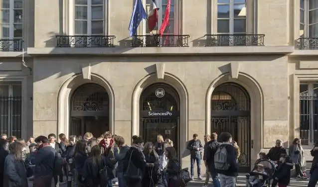 L'entrée du campus de Sciences Po à Paris