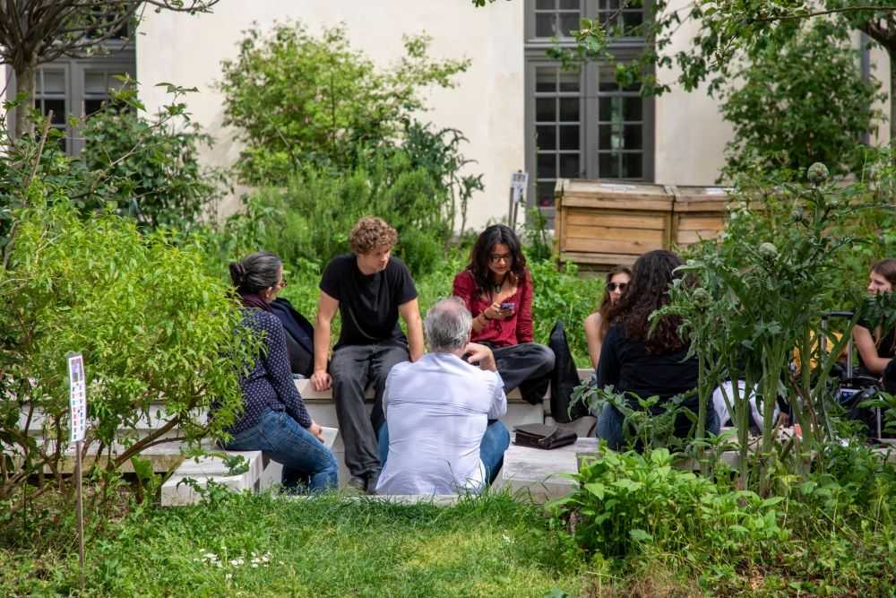 Avec les enseignants-artistes Roxana Carrara et Sébastien Spitzer