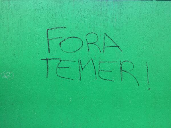 « Temer, dehors »