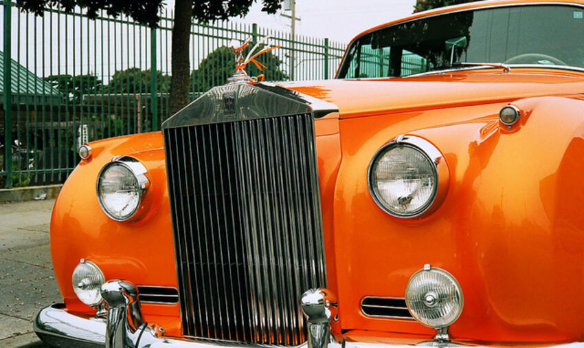 Photo Michael Fraley - Orange Rolls-Royce 01 [CC BY]