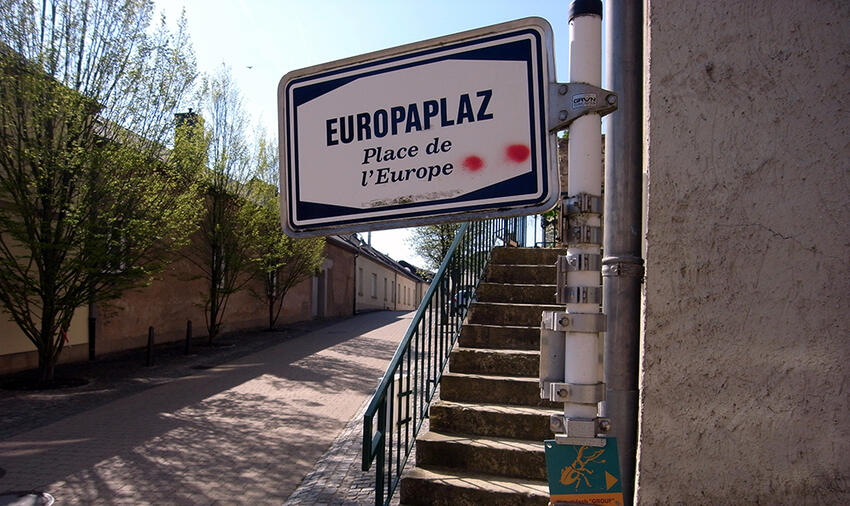 Place de l'Europe, dans le village de Schengen, Luxembourg (Marcin Monko, CC) 