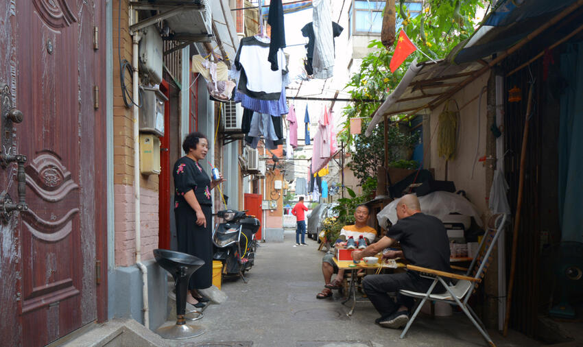  Centre of Shanghai - Area due for demolition (Image Dave Colman / Shutterstock)
