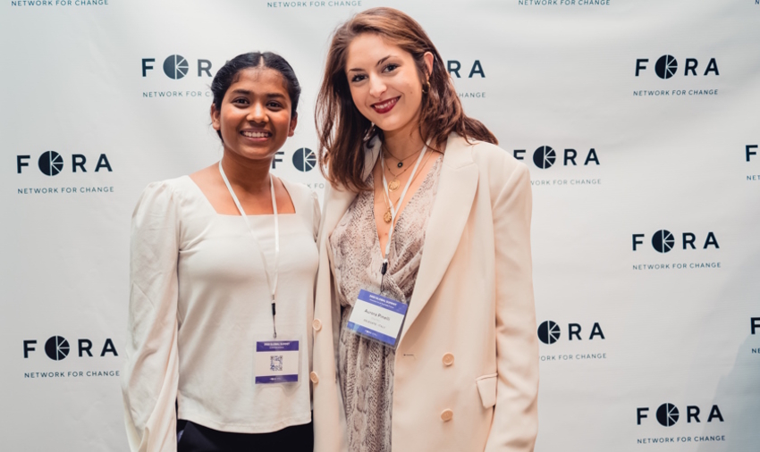Aurora Pinelli and Indian delegate Rima Kumari. © AP/ Fora