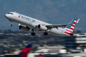 American Airlines Airbus A321 (N148AN) at LAX . By Glenn Beltz from Goleta, USA (DSC_6301) [CC BY 2.0 (http://creativecommons.org/licenses/by/2.0)], via Wikimedia Commons