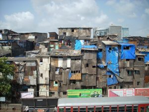 Slum in Mumbai. Crédits Sukriti Issar, 2009