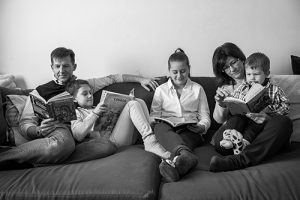 La lecture en famille. Crédit photo : Julio Bernardi 