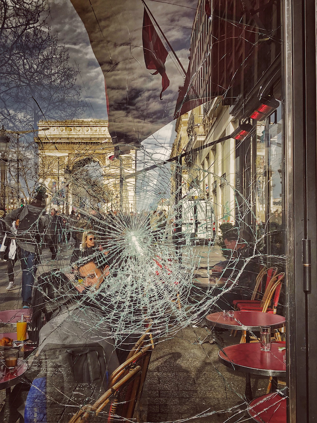 Dans la toile